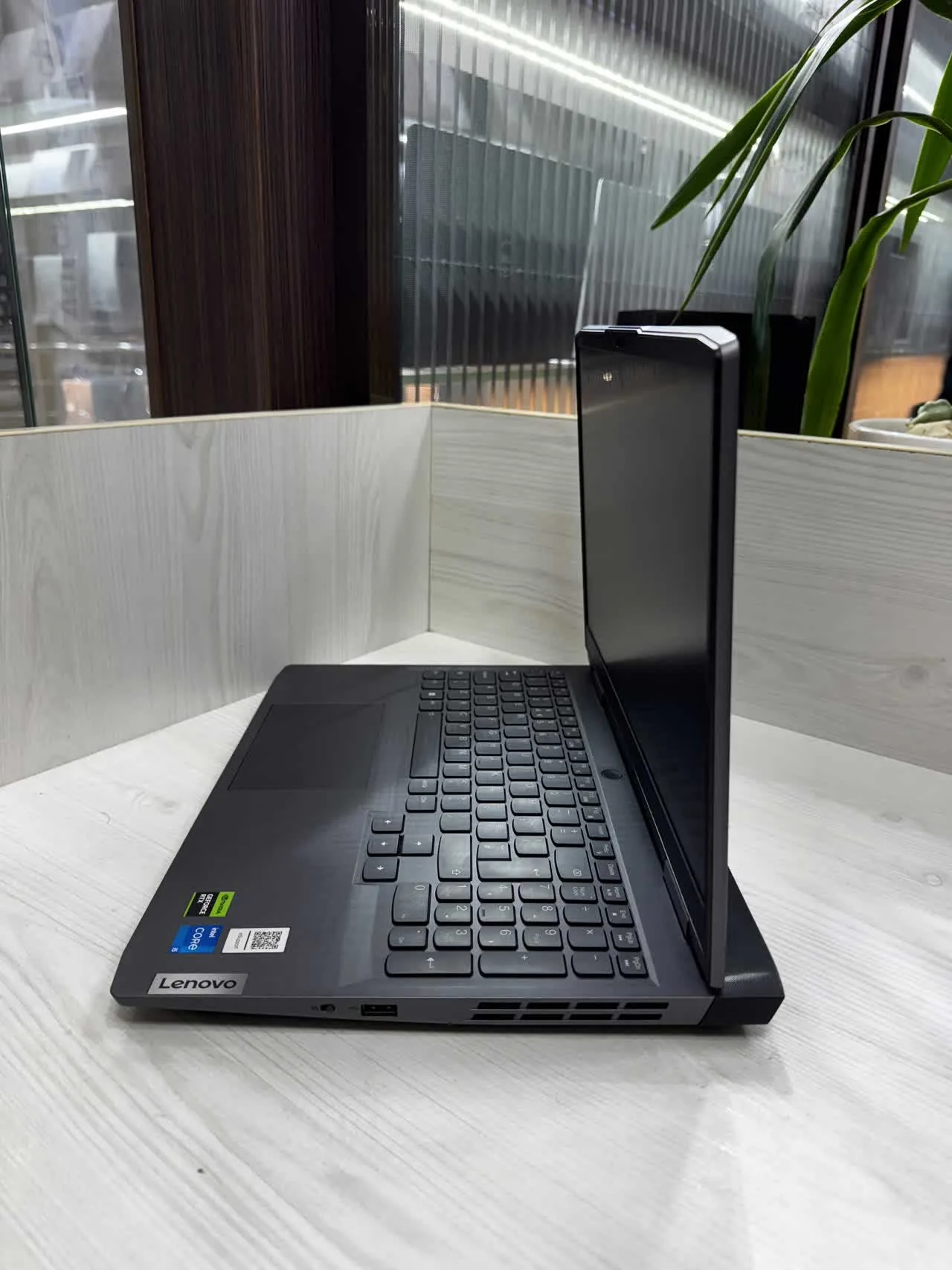لپ تاپ لنوو Lenovo LOQ 15IRH8 - Image 2